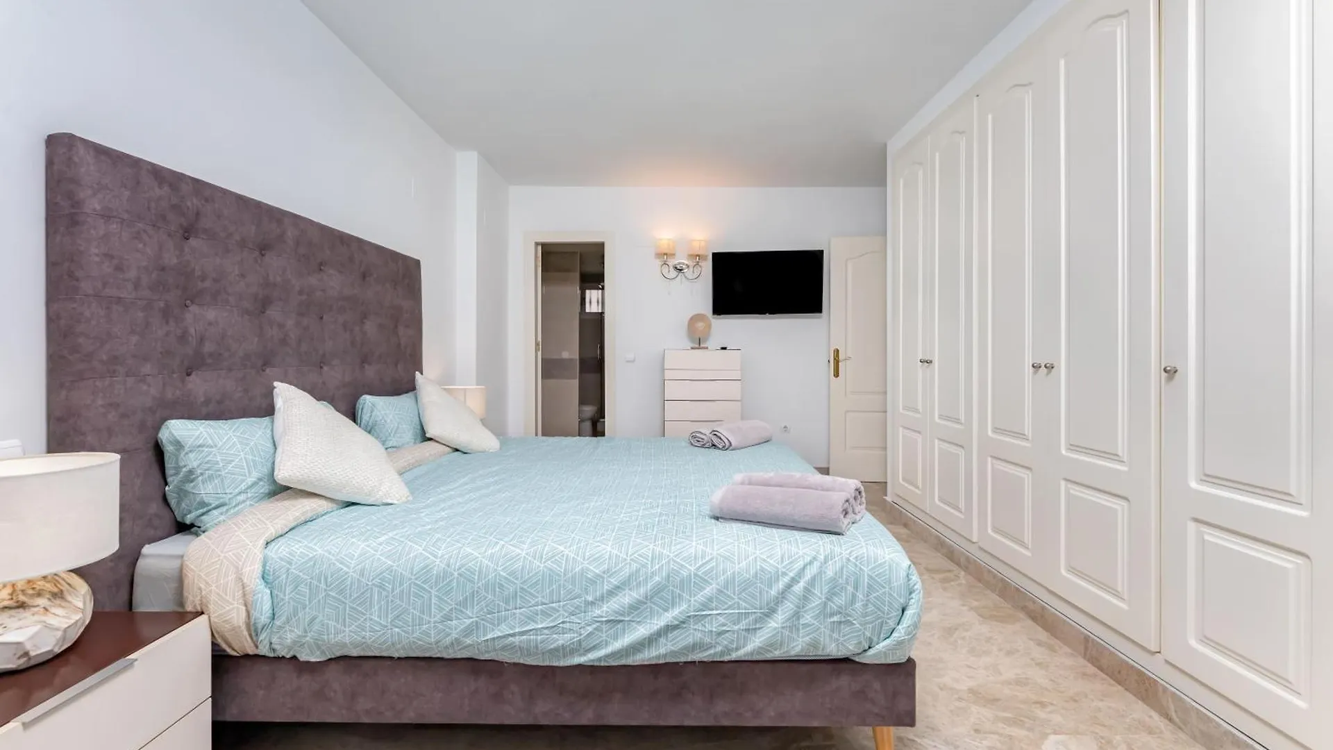 Cozy 4 Bedroom Townhouse With Swimming Pool Марбелья Испания