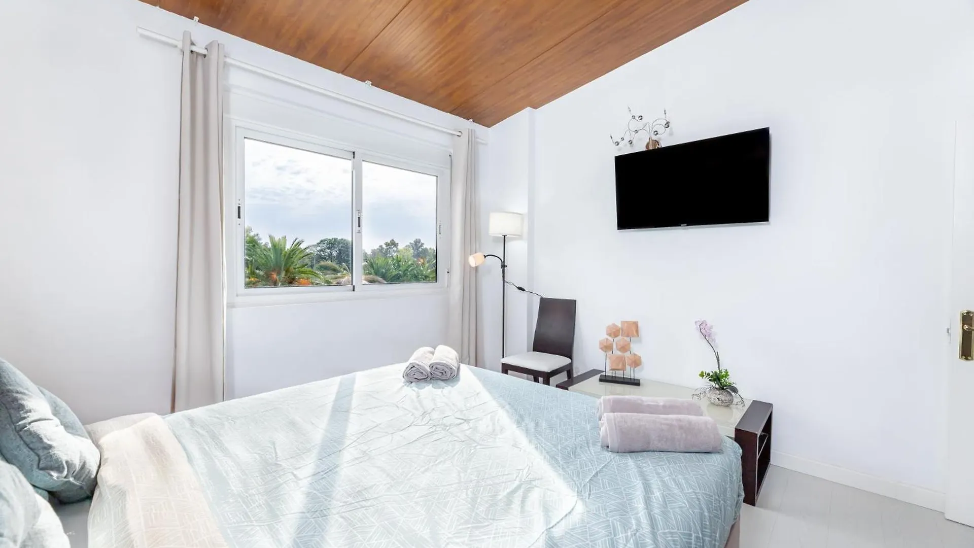 Дом отдыха Cozy 4 Bedroom Townhouse With Swimming Pool Марбелья